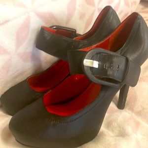 Madeline Stuart Black Platform Pumps Size 8